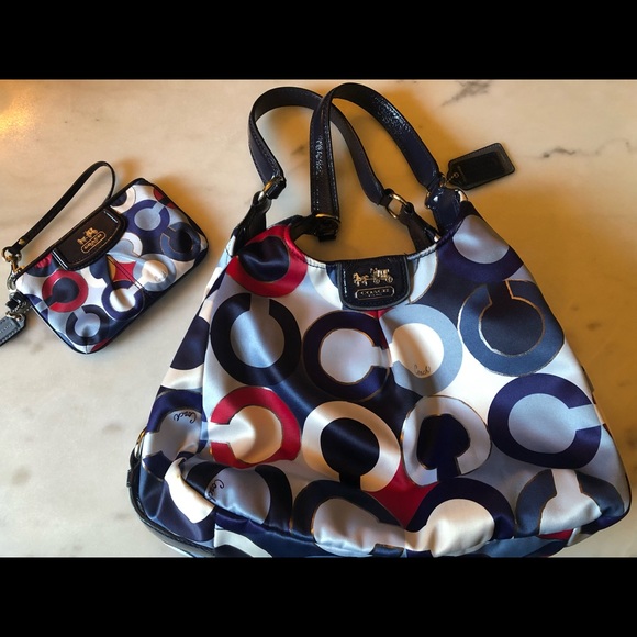 Coach Handbags - 💎 Coach OP Art Sateen Bag